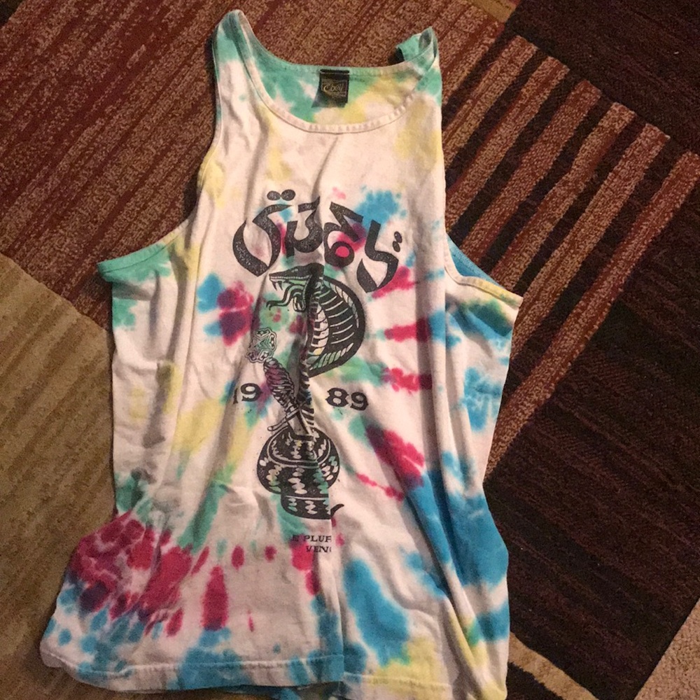 Obey Tank